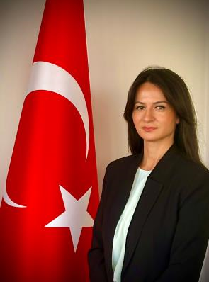 Menekşe Onuk